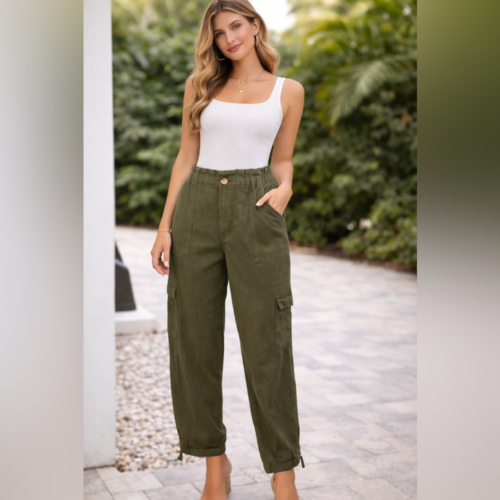 33) High-Waist Gray Cargo Pants for Women